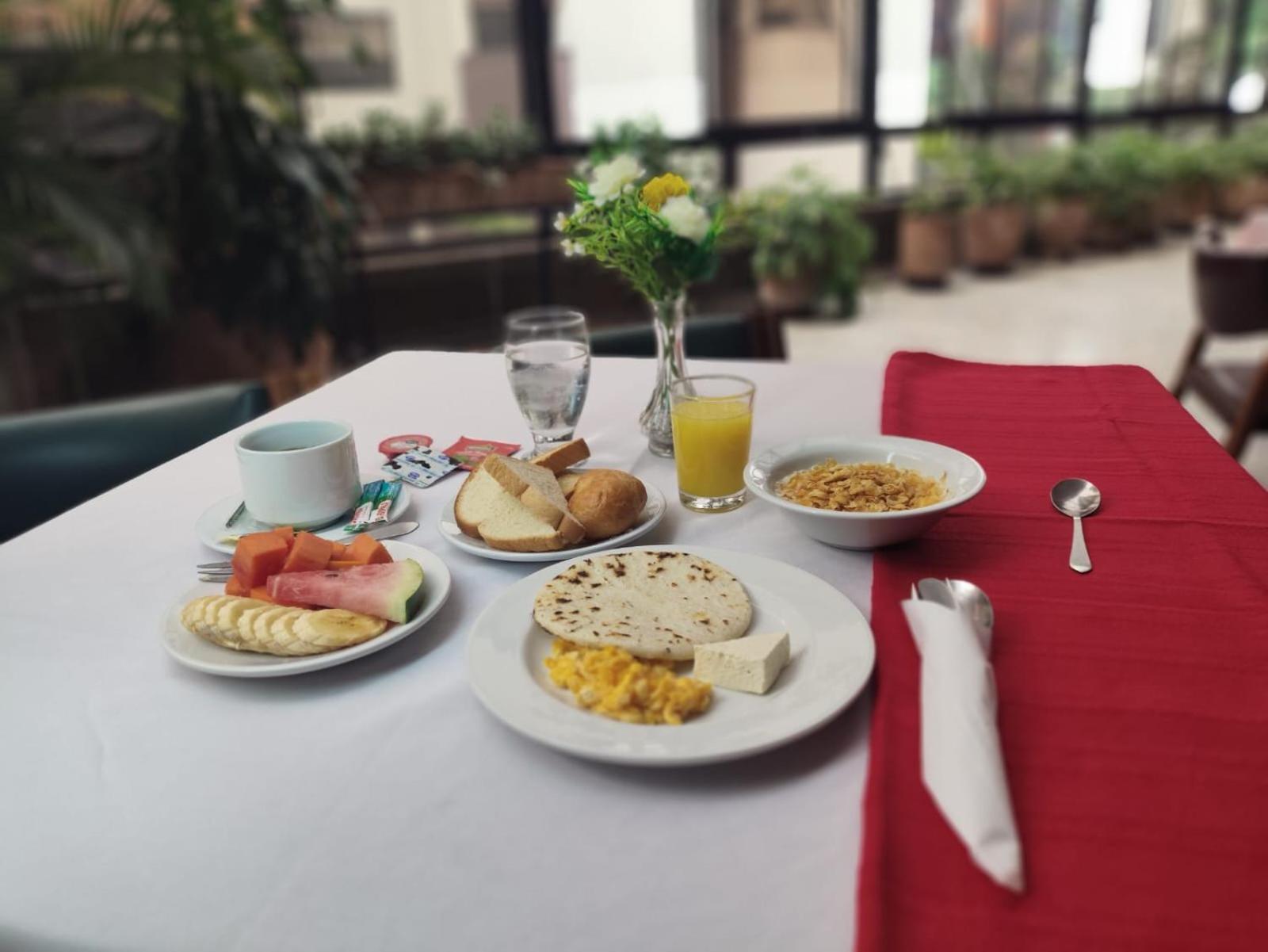 Gran Hotel Μεντεγίν Εξωτερικό φωτογραφία